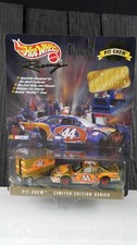 1999 Hot Wheels Racing Pit Crew Gold 44 Kyle Petty Pontiac Grand Prix 22588 MOC