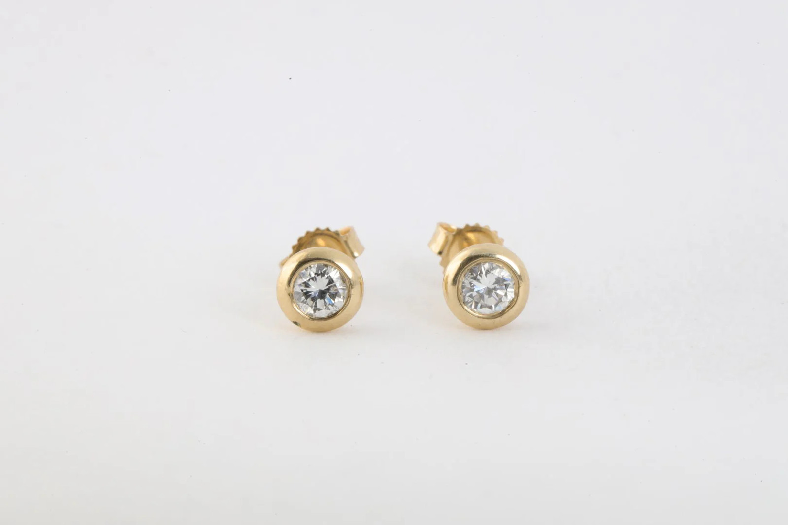 14k Yellow Gold 0.40tcw Diamond Bezel Set Stud Earrings (1.03g.)