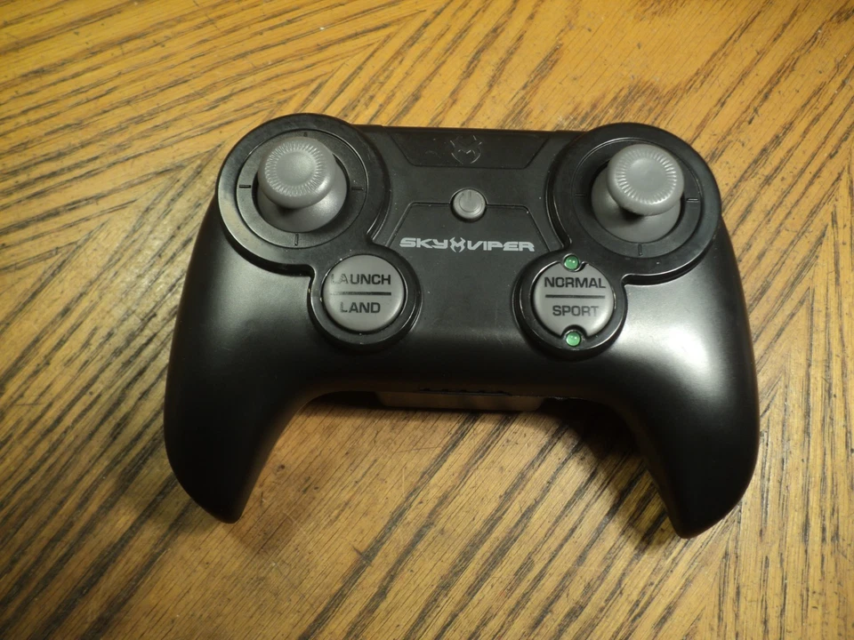 Sky Viper Misc. Controller No. 01943TX,  Flying Guide & Spare Rotors  China - Image 2 of 4