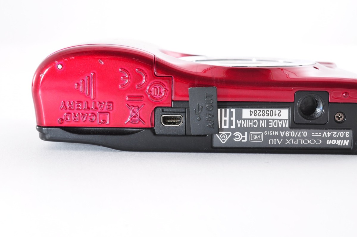 Nikon COOLPIX A10 レッド Nikon Coolpix A10 Red Compact Digital Camera Used with Strap