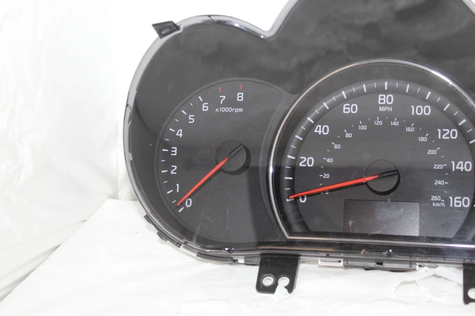 Speedometer Instrument Cluster Panel Gauges 2014 2015 Kia Sorento 22,260 Miles - Image 2 of 4
