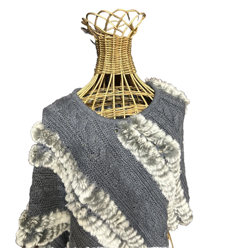 Poncho Chal Adrienne Landau Suéter de Piel Real Gris S Asimétrico Suave ¡Raro! Foto 3 de 4