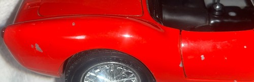 Burago 1/18 Scale Diecast - 3007 1957 Ferrari 250 Testarossa Red Black seats - Picture 9 of 10