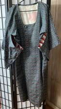 Long Haori Silk Kimono Jacket Vintage, Buttoned Front, Beautiful And Lined.