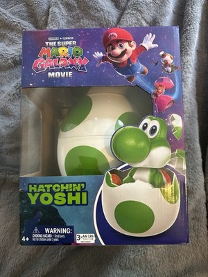 Super Mario Galaxy Movie Hatchin' Yoshi Hatching Egg Action Figure NEW
