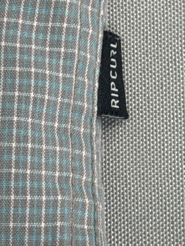 Camisa Rip Curl Para Hombres Grande Gris Manga Corta Abotonada Calce Clásico Surf Informal Foto 4 de 4
