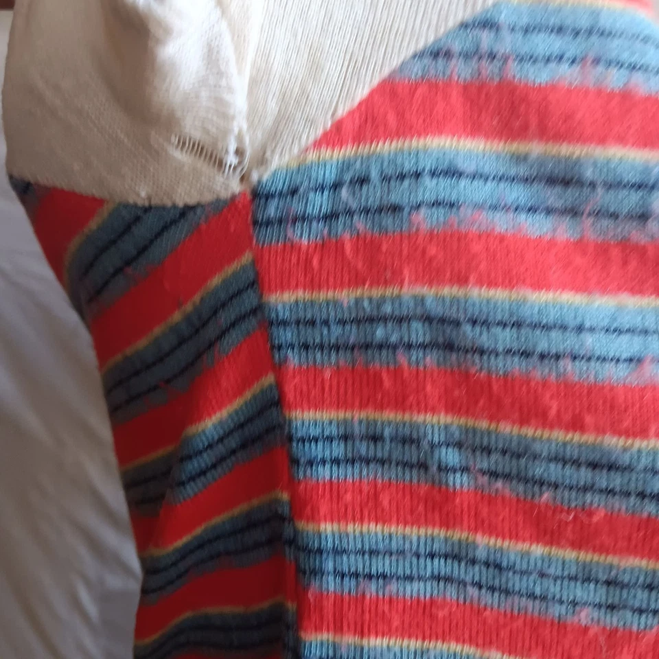 Camiseta con capucha vintage pequeña años 70 top hippy a rayas con cuello redondo Foto 4 de 4