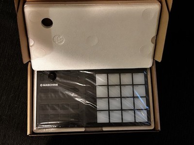 Native Instruments Maschine Mikro MK3 MIDI/Drum Controller