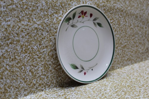 Ferrastone Hand Painted 6 Inch Bread, Butter Dish Flowers Camellia, Japan c-pics - Picture 4 of 8