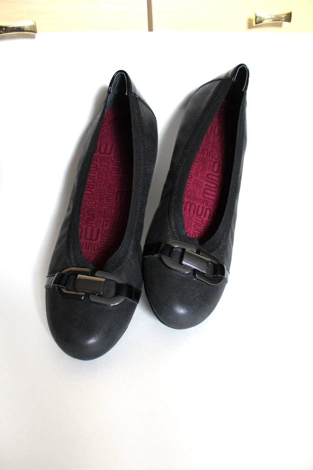 Munro Women Ivy Ballet Flat  Black Leather size 8M - image 2 of 4