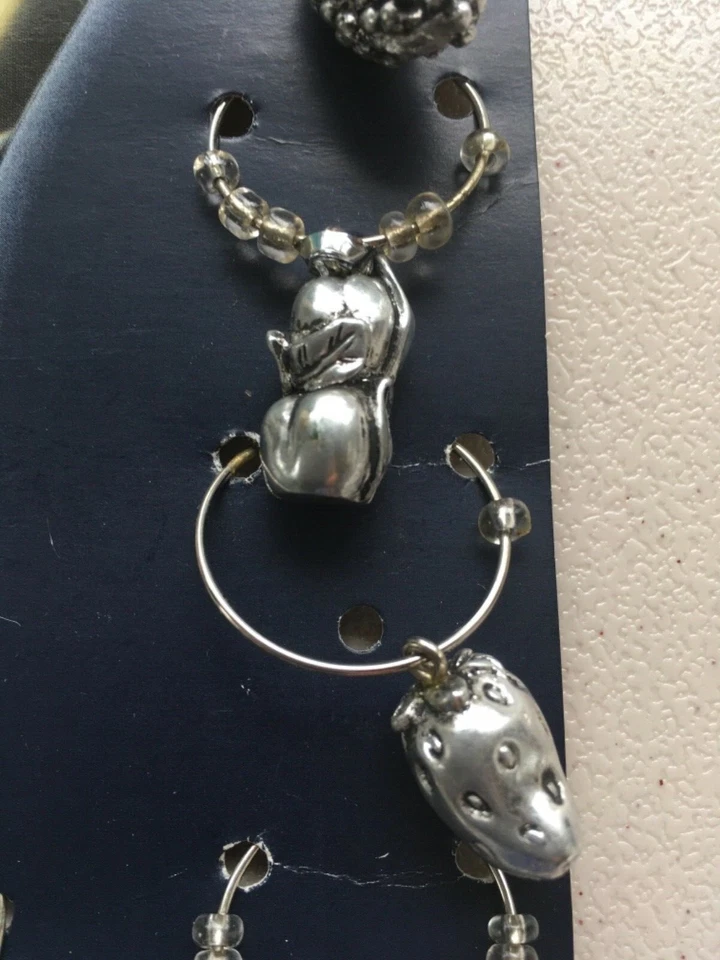 CONJUNTO DE MARCADORES DE BEBIDA DE COPA DE VINO "6" "DELLAROBBIA" DIJES IDENTIFICACIÓN DE CÓCTELES #N Foto 3 de 4