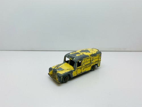 MATCHBOX DAIMLER AMBULANCE NO 14 ENGLAND LESNEY 57 MM LONG 45 - Picture 2 of 6