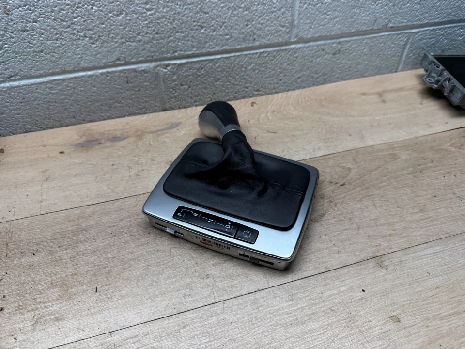 MERCEDES BENZ C250 C300 C350 W204 08-14 CENTER CONSOLE GEAR SHIFTER KNOB BEZEL - Image 2 of 4