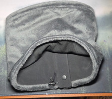 The North Face Neck Gaiter; zapinany na zatrzaski, łatwe włączanie / wyłączanie