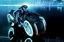 Vehículo coleccionable Hot Toys MMS142 Tron Legacy Light Cycle en stock