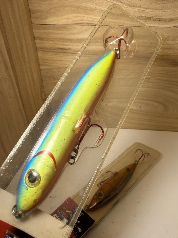 Lote de 2 Señuelos Tsunami Bloodhound - Corcho Super y Junior, Holográficos, Nuevos en Paquete Foto 4 de 4