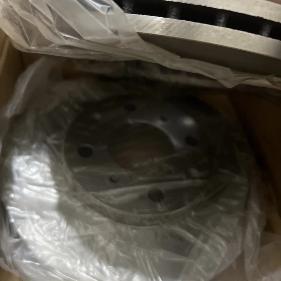 2x Honda Bosch Car Front Brake Discs New Original Packaging | 0986479033 BD920 - Image 4 of 4