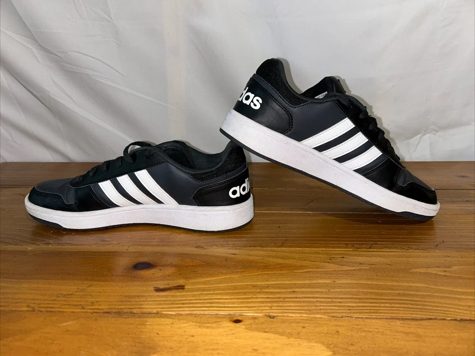 Tênis de basquete Adidas masculino 9.5 preto branco aros 2.0 parte superior baixa B44699 - Imagem 2 de 4