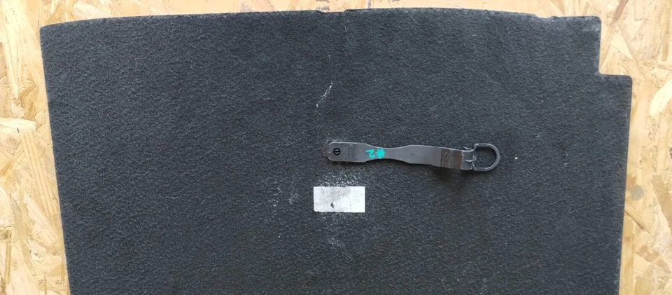 BMW FLOOR CARPET LUGGAGE COMPARTMENT & HOLDING STRAP #2 E60 5 SERIES SEDAN 04-10 - Image 4 of 4