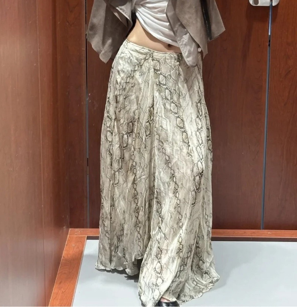 ★ Massimo Dutti★ Flare floral print semi long skirt 05208 MASSIMO DUTTI ASYMMETRIC FLOWING SNAKESKIN PRINT MIDI MAXI