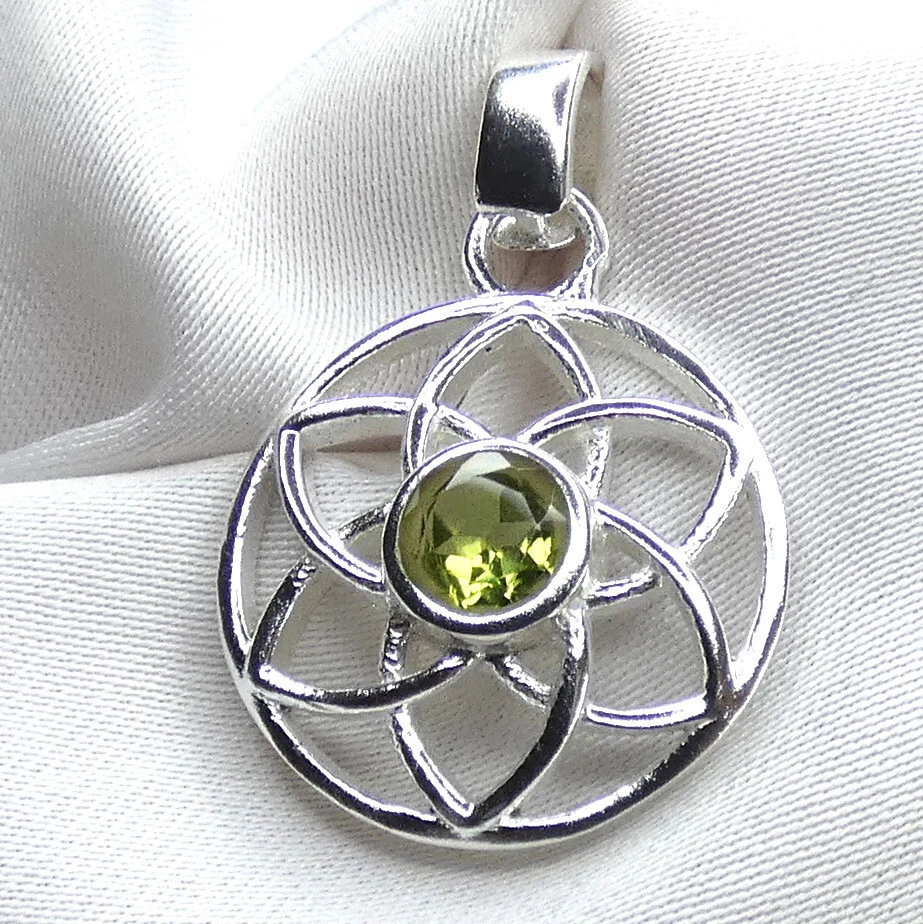 Peridot Olivin Anhänger 925 Sterling Silber Mandala Blüte, keltischer Stil NEU - Bild 2 von 4