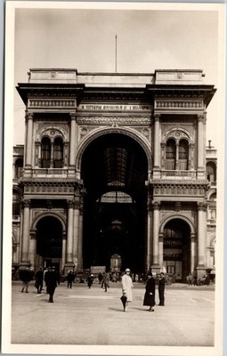 Milano Galleria Vittorio Emanuele II Postcard Unposted Black White Architecture