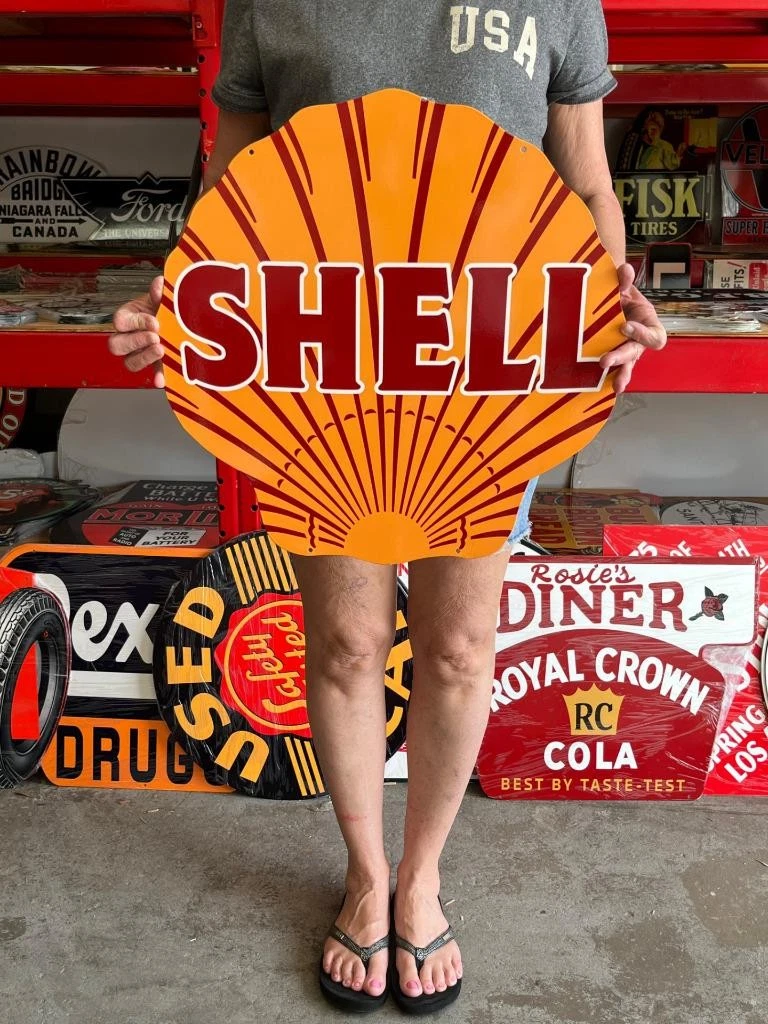 Shell Porcelain Sign In Collectible Gas & Oil Advertising Signs