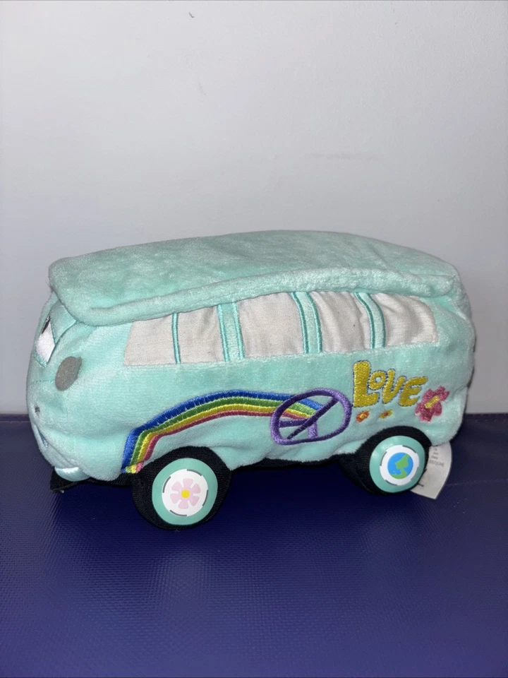 RARO DIFÍCIL DE ENCONTRAR Disney Pixar Cars 2 Fillmore Peluche Disney Store Hippie Van VW Bus Foto 3 de 4
