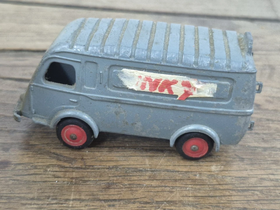Jouet Ancien Renault 1000kg CIJ (Manque Les Portes Arrière - Photo 4/4