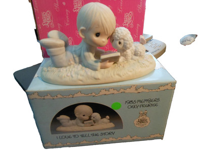 Precious Moments ''I Love To Tell The Story'' 1984 Member Porcelain Figurine USED