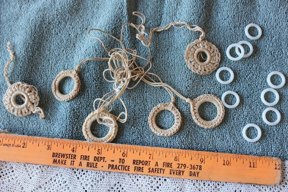 Lote de Rodillo Ventana Sombrilla Tirar Punto Crochet Marfil Beige Blanco & Clarks Big Ball Foto 3 de 4