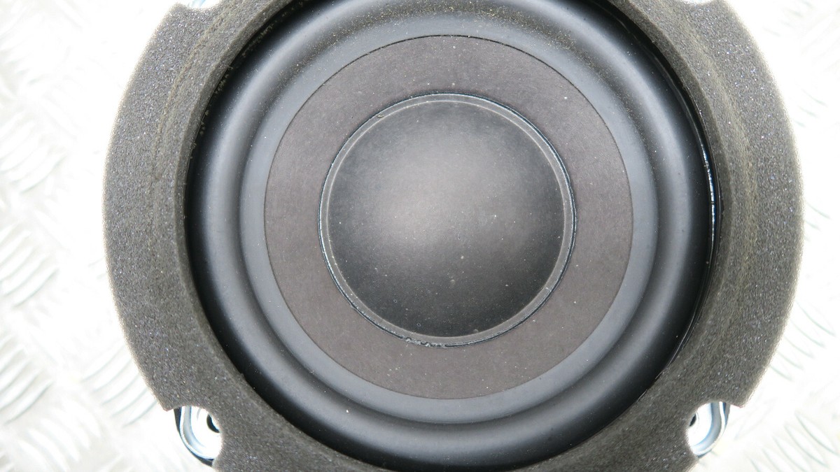 2014 HYUNDAI i40 REAR SUBWOOFER SUB WOOFER SPEAKER 96380