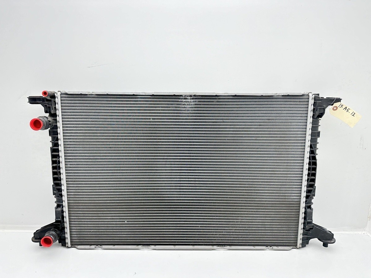 新品　アウディA5ラジエーター 8W0121251AK 新品アウディA5ラジエーター 8W0121251AK