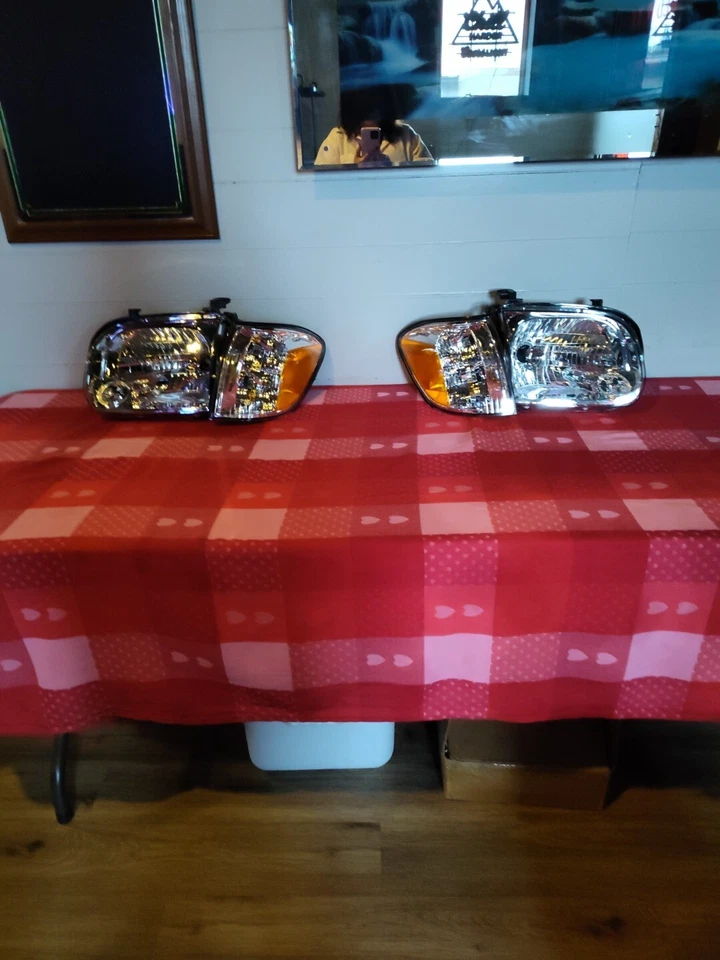 2005 Toyota Tundra Headlights Foto 2 de 2