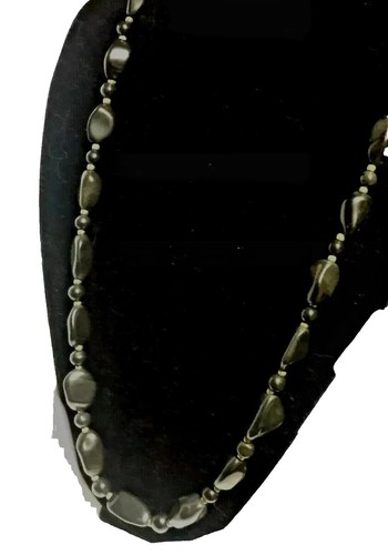 Collar de piedras negras pulidas de cadena larga usado de 26"" de varias formas - Imagen 2 de 12