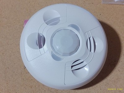 Crestron CEN-ODT-C-POE Dual-Technology Occupancy Sensor, PoE 2,000 Sq Ft