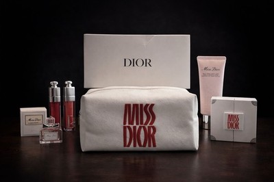 Miss Dior Gift Set Pouch + Dior Lip Maximizer 027 061 + Blooming Bouquet Mini