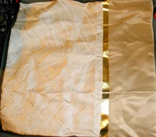 NWOT Gold & White Design Zip Pillow Cover Decorative 17.5" Sq (T112)