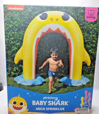 PINk FONG, BABY SHARK ARCH SPRINKLER,NICKELODEON,5' TALL, BSSK500  A3 