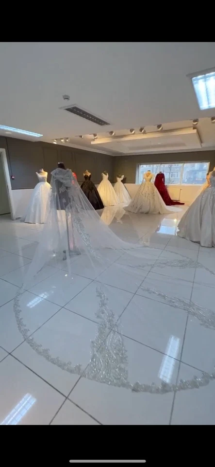 wedding dress ball gown - Image 2 of 4