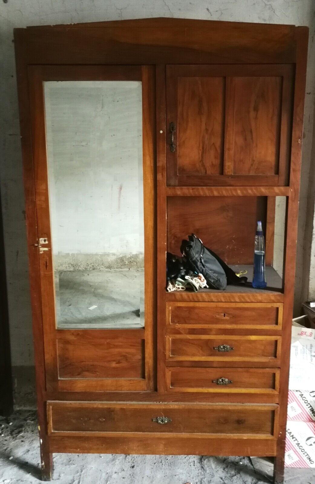 Foto 1 di 4