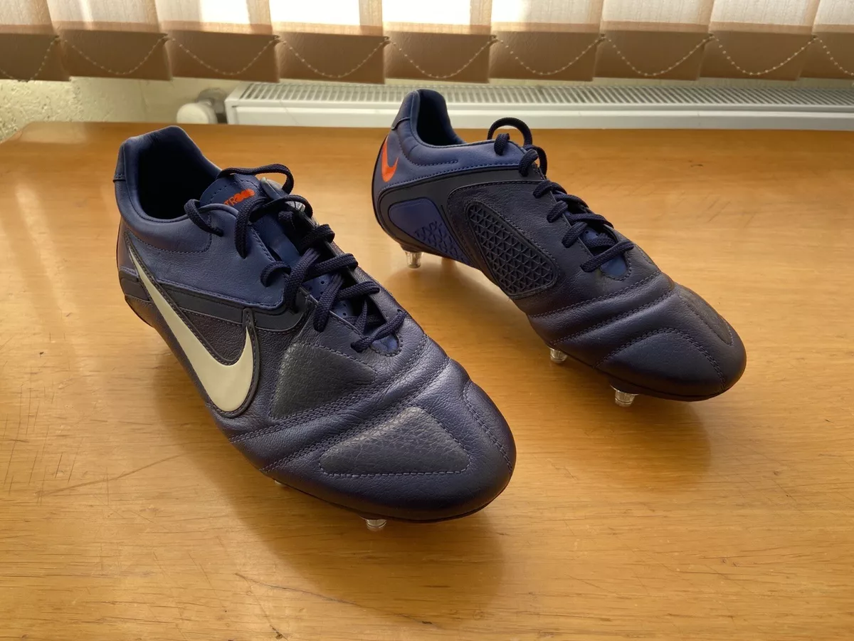 NIKE CTR360 MAESTRI II SG FOOTBALL BOOTS CLEATS 429533-414 US 8.5 | eBay