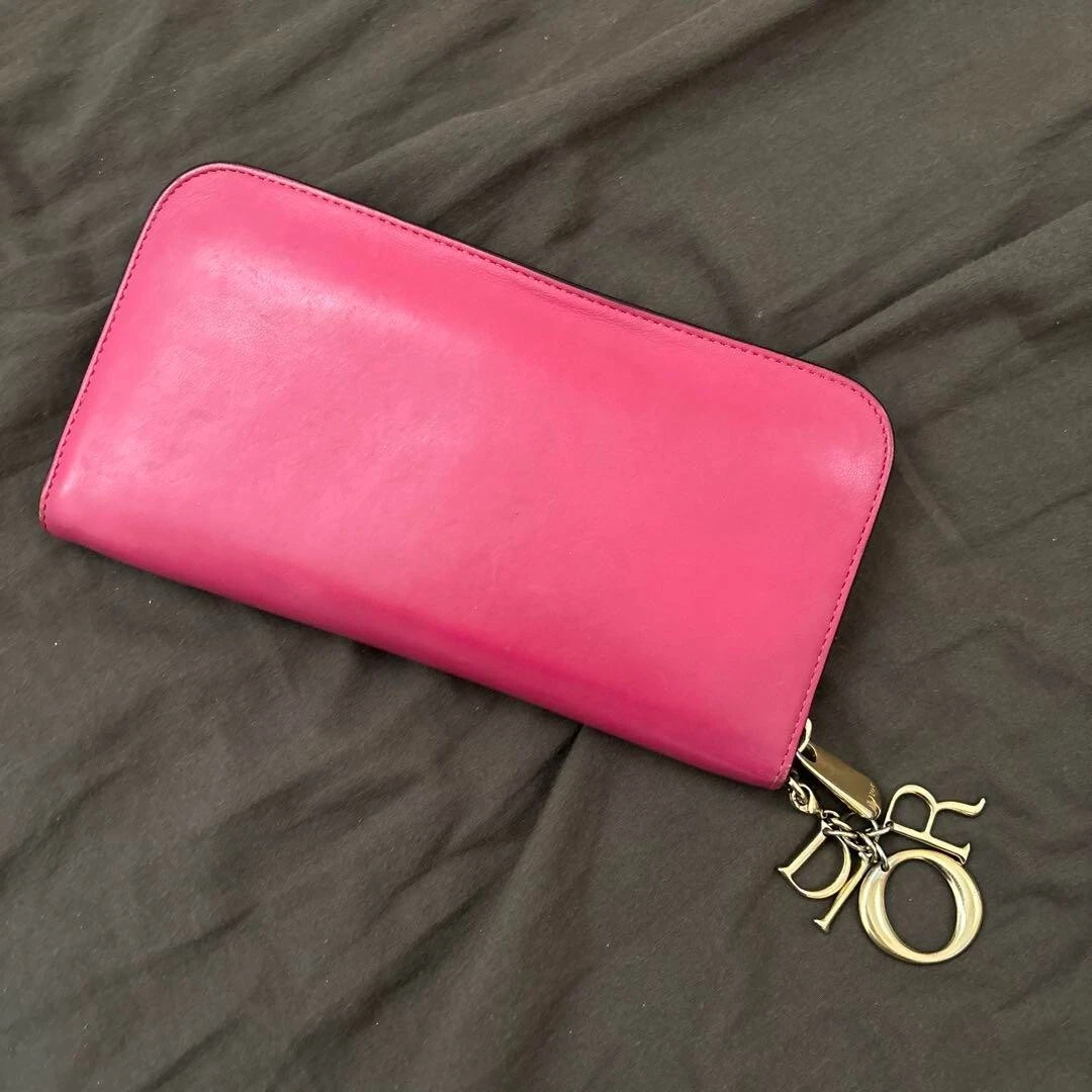 Authentique portefeuille long Christian Dior cuir rose couleur limitée avec breloque