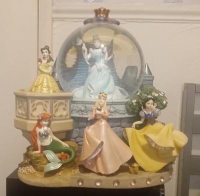 Vintage Disney Princess Schneekugel mit Musik groß, (beschädigt)