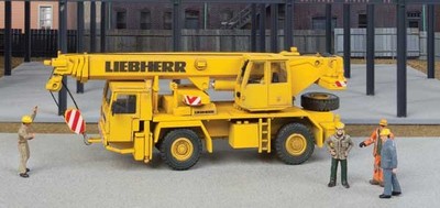 Walthers 11015 SceneMaster Two-Axle Truck Crane