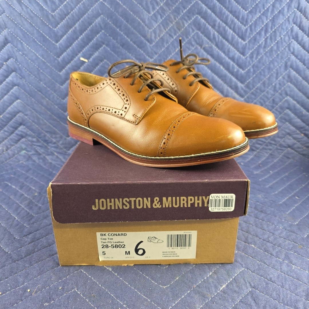 Jonhston & Murphy bk Contad tan/dk brown fg leather shoes Men’s size 7 Buccaneer 1983 - ECU Digital Collections main image 3