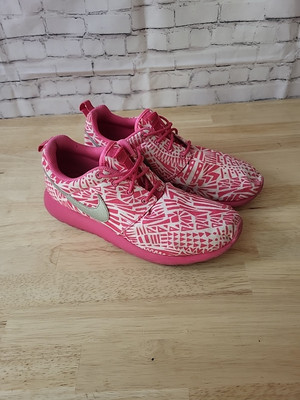 Kid's Nike Roshe Pink Metallic - Size 6y (7.5 Women's)