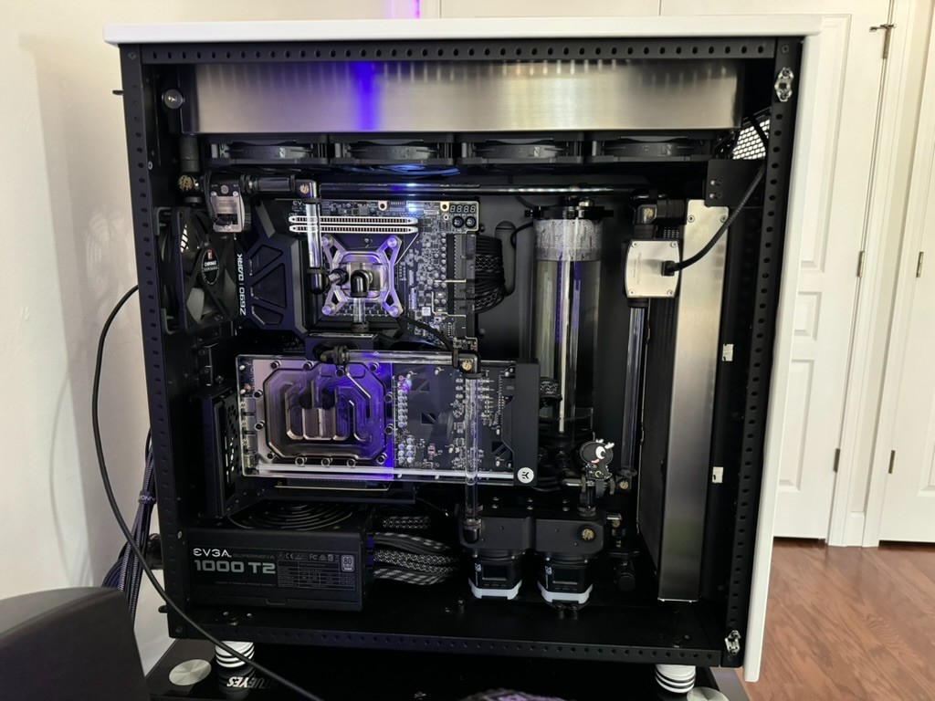 Alphacool Eisdecke D5 Dual Brass Pump Top - Deep Black