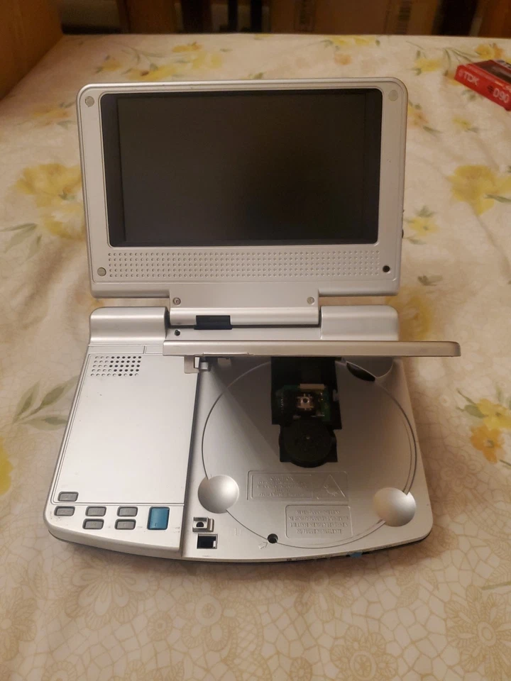 Combinación de CD DVD Reproductor de Video Trutech Pantalla Avanzada Batería y Enchufe Foto 2 de 4