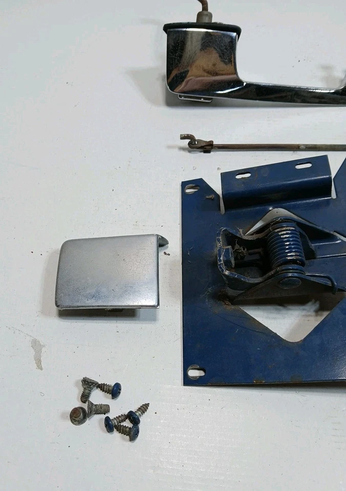 Dodge Truck D100 D200 1968-71 pestillo de puerta barrido piezas de puerta lateral del pasajero Foto 3 de 4